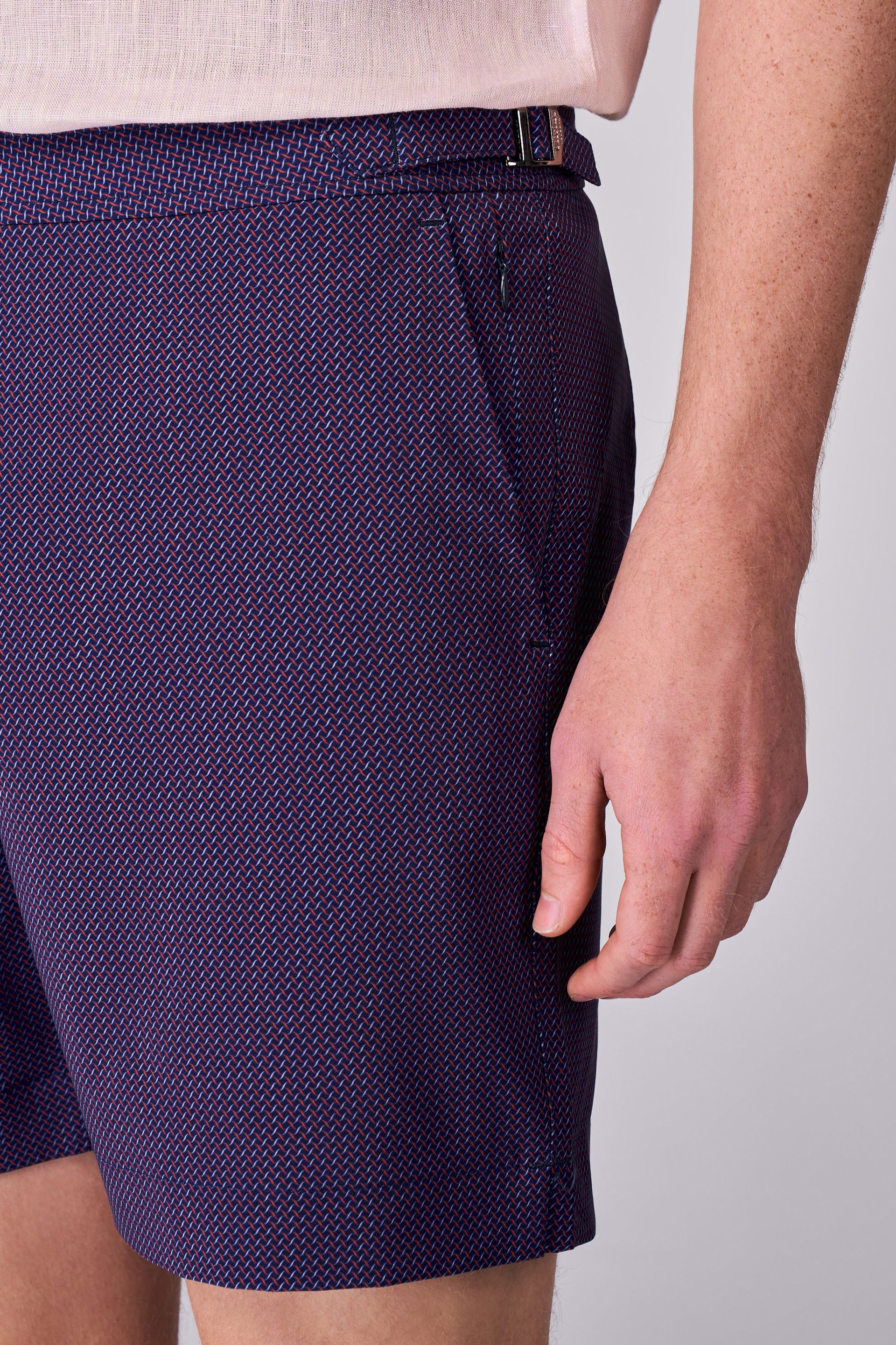 Short Capri Thumbnail 3