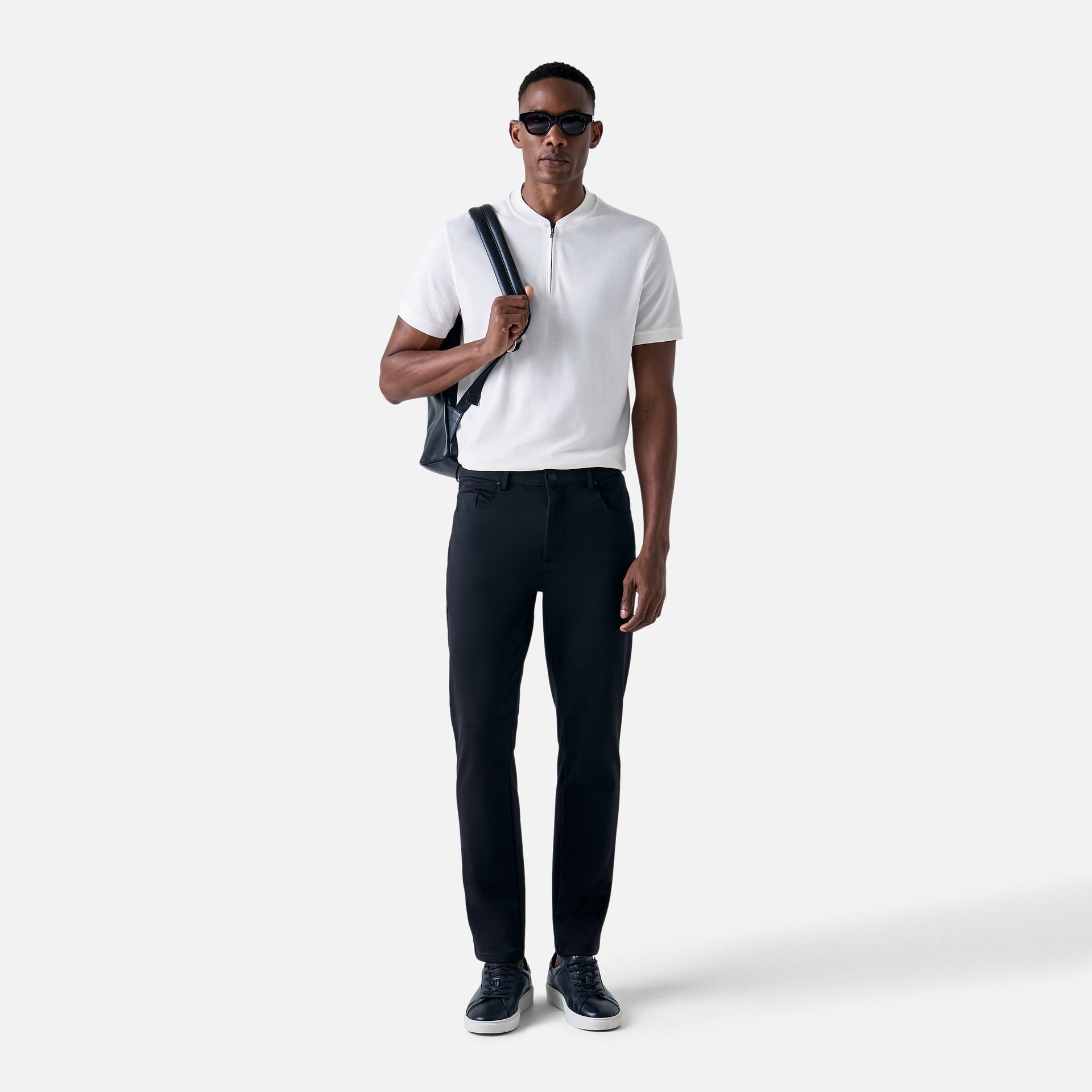 Calça Traveler Preta Media 5