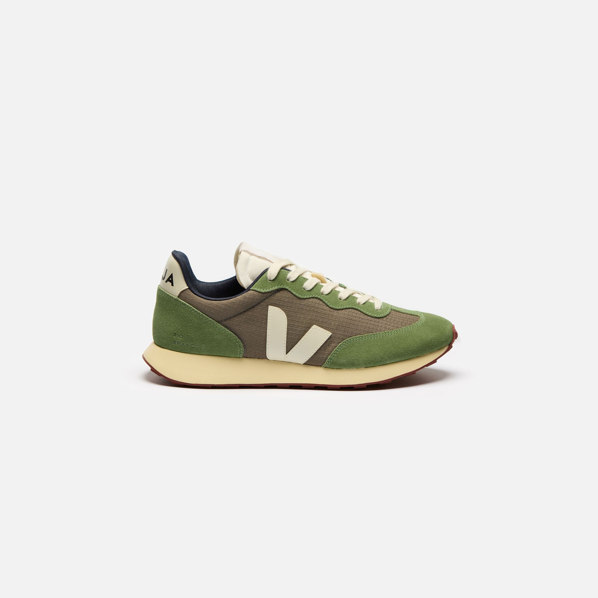 Tenis Veja Rio Branco Thumbnail 1